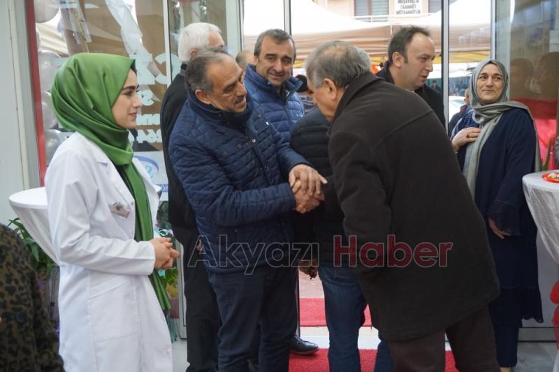 SENA ECZANESi YOĞUN KATILIMLA AÇILDI