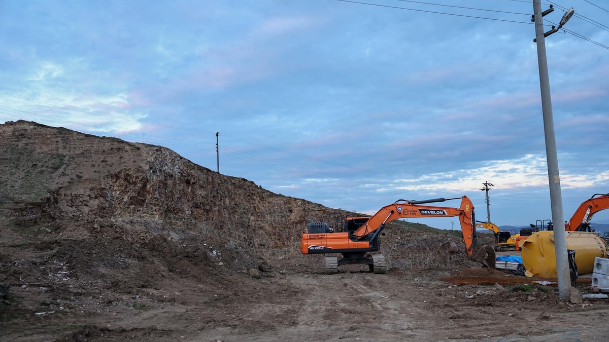 Serdivan Kırantepe'de TOKİ konutlarının yapımı başladı