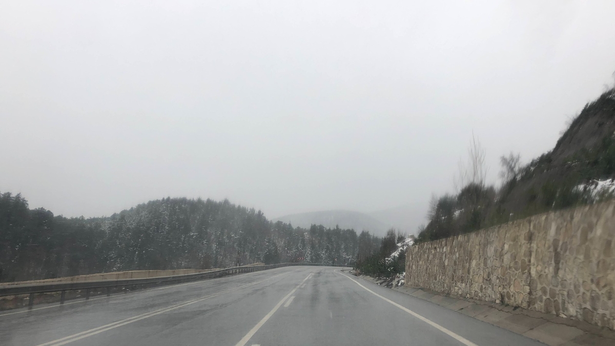 Şerefiye ve Reşadiye Geçit Vermiyor! Kar Yağışı Ulaşımı Vurdu