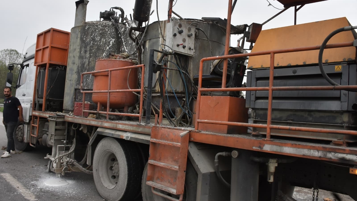 Şerit çizme makinesinin kazanı patladı