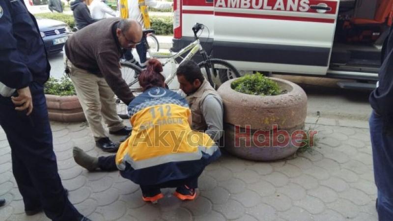  Servis Minibüsün Kapısı Bisiklet Kullanan Suriyeli Genç’e Çarptı