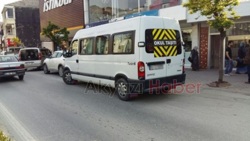  Servis Minibüsün Kapısı Bisiklet Kullanan Suriyeli Genç’e Çarptı