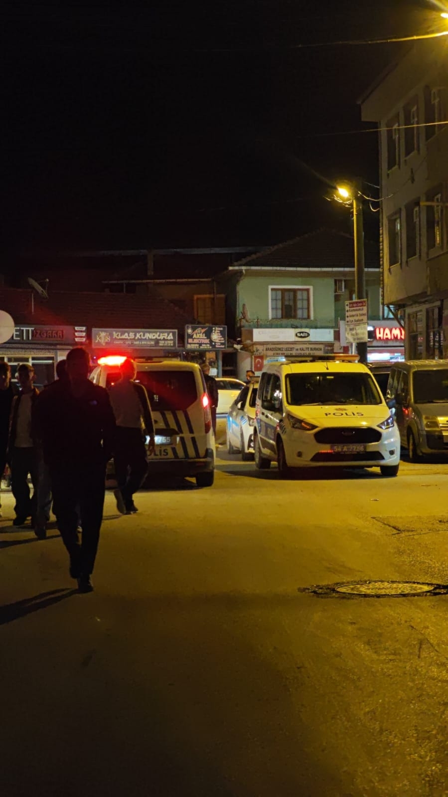 Gençler Arasında Sevgili Tartışması: Çakıyla Bacaklarından Yaraladı!
