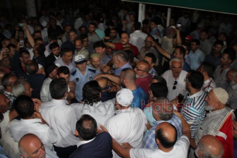 Şevki Yılmaz Demokrasi Nöbetinde Akyazılara Seslendi