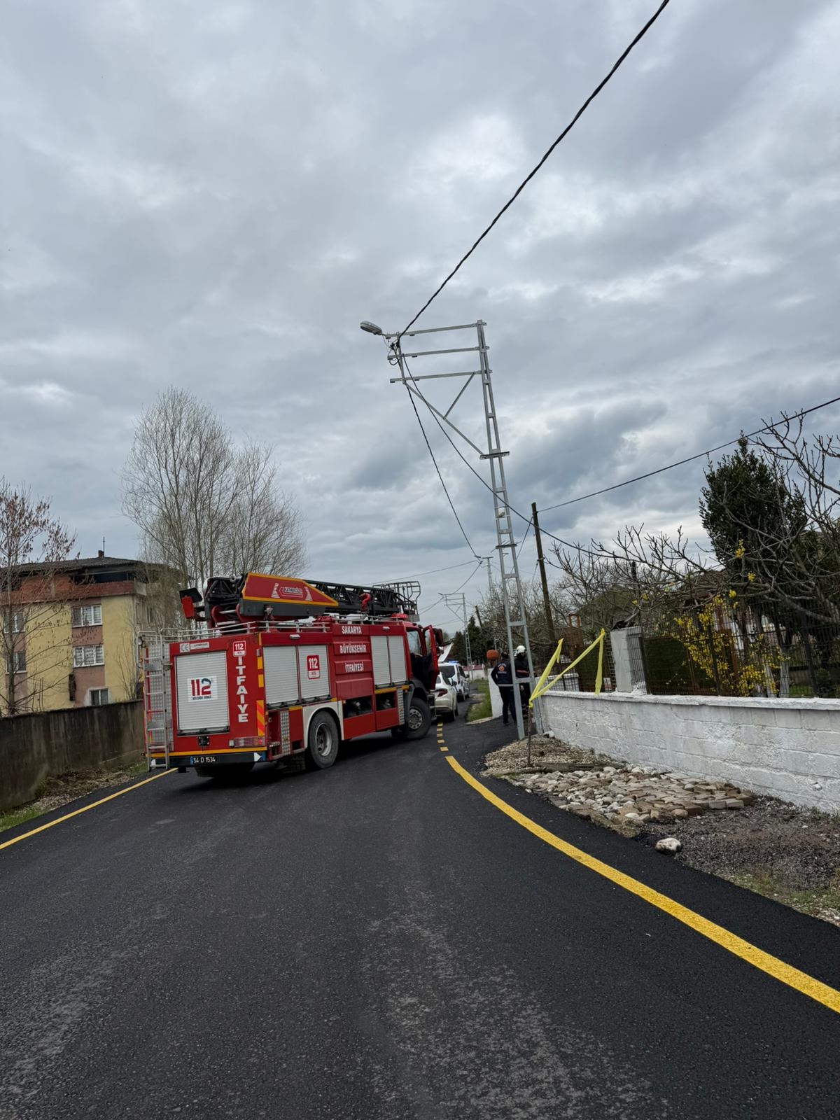 Seyfeler Mahallesinde çıkan baca yangını kısa sürede söndürüldü.