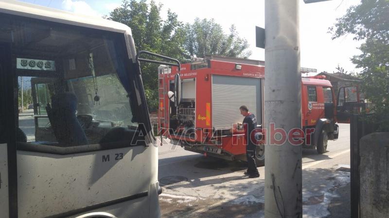 Seyir Halindeki Yolcu Minibüsü Alev Aldı