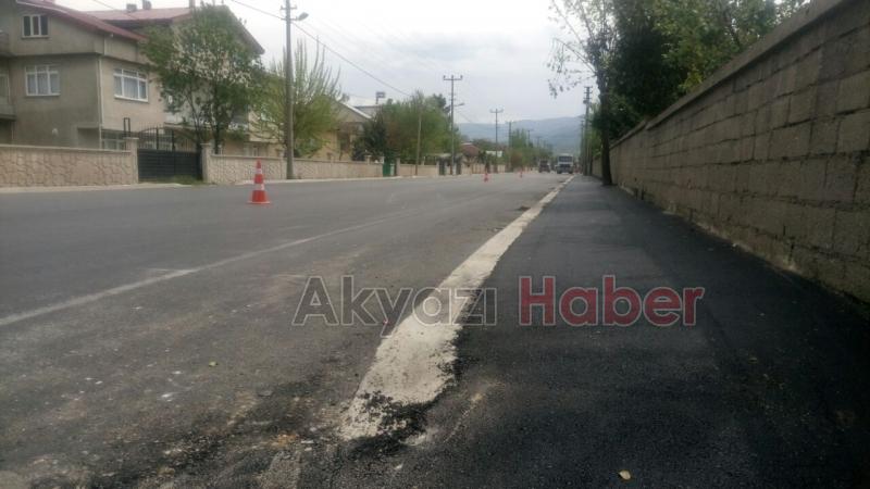 Sıcak Asfalt Serimi Devam Ediyor