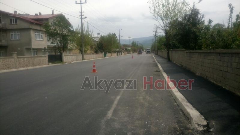 Sıcak Asfalt Serimi Devam Ediyor