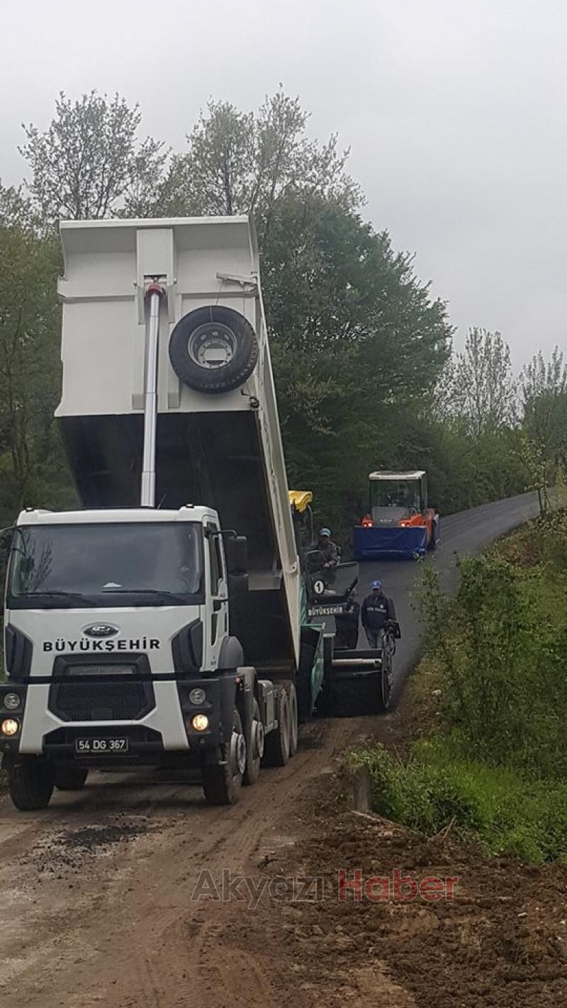 Sıcak Asfalt Serimi Devam Ediyor