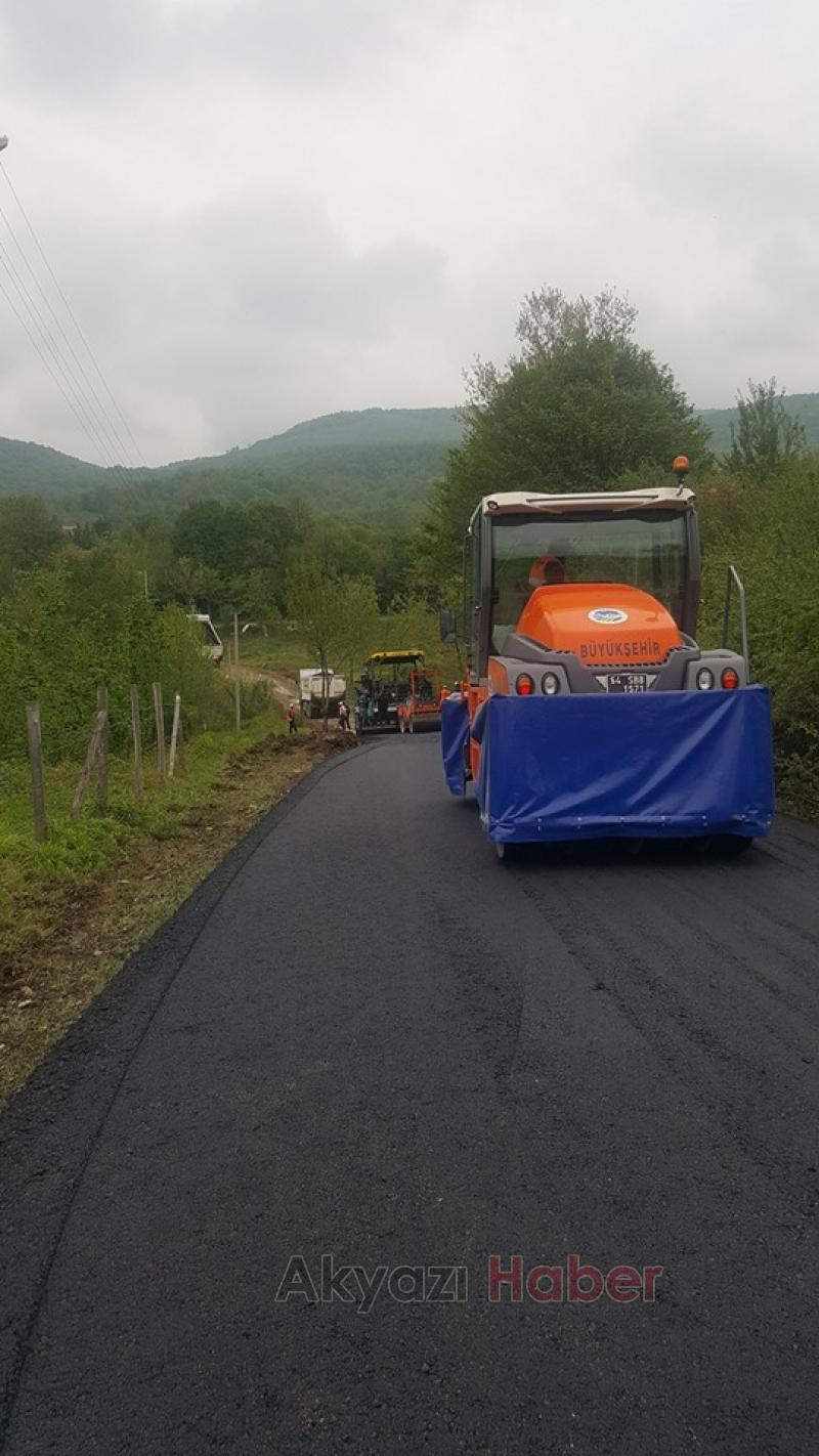 Sıcak Asfalt Serimi Devam Ediyor
