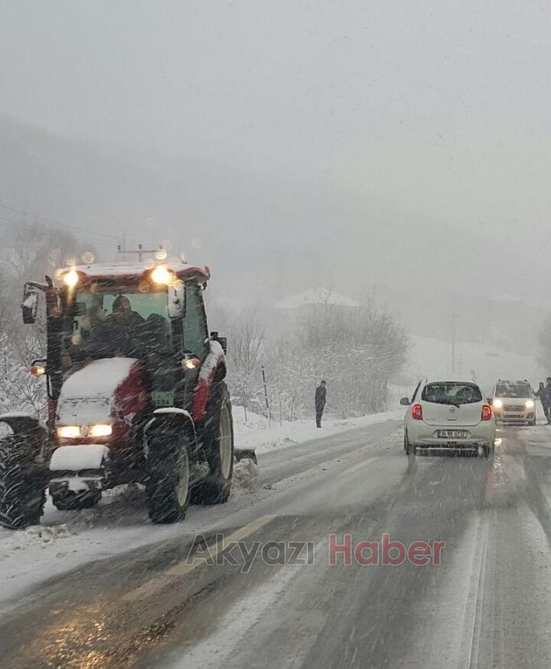  Şiddetli Kar Yağışı Trafiği Etkiledi