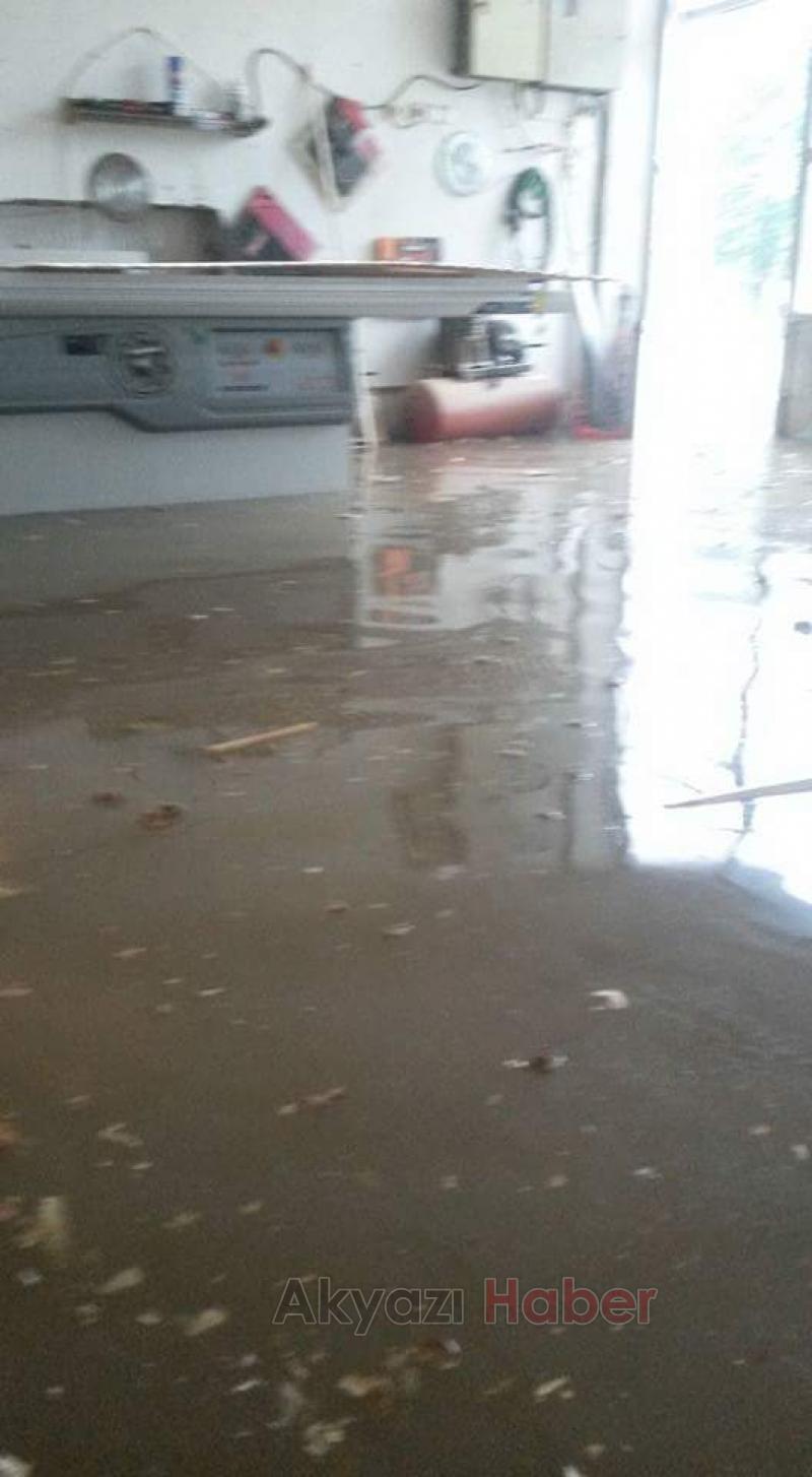 Şiddetli Yağış Hayatı Olumsuz Etkiledi