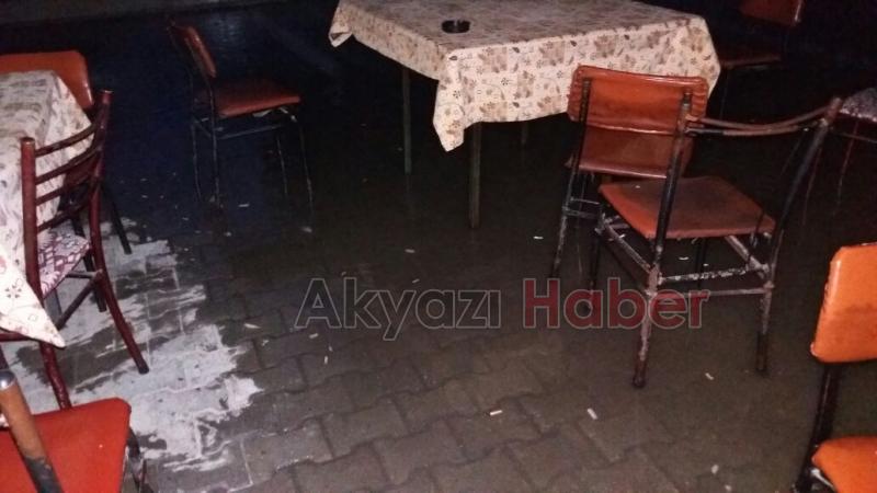 Şiddetli Yağış Hayatı Olumsuz Etkiledi