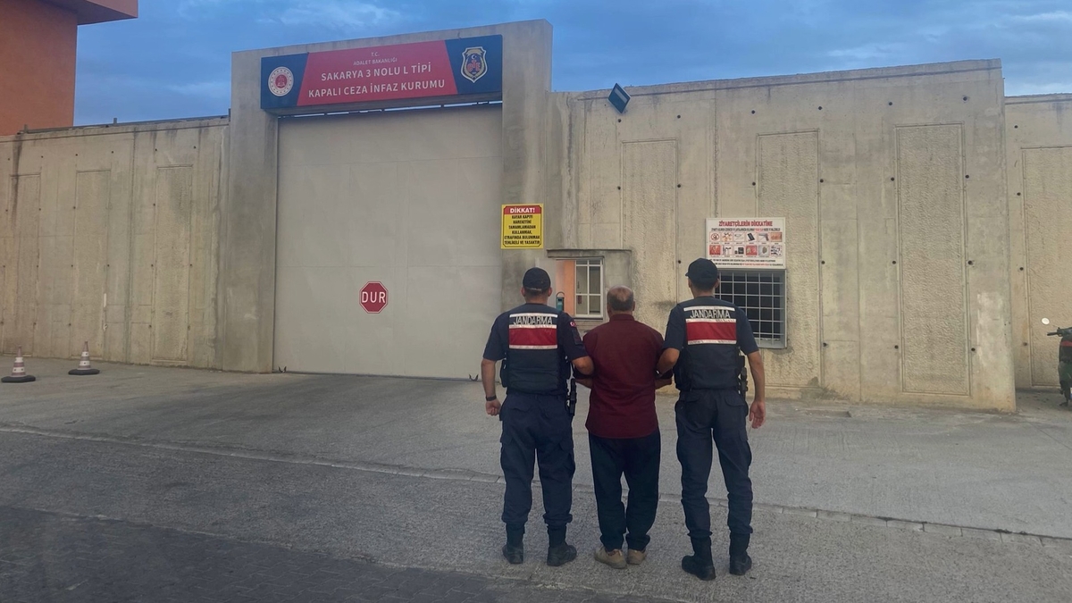Silah ve mühimmat dolu ev! Jandarmadan şok baskın