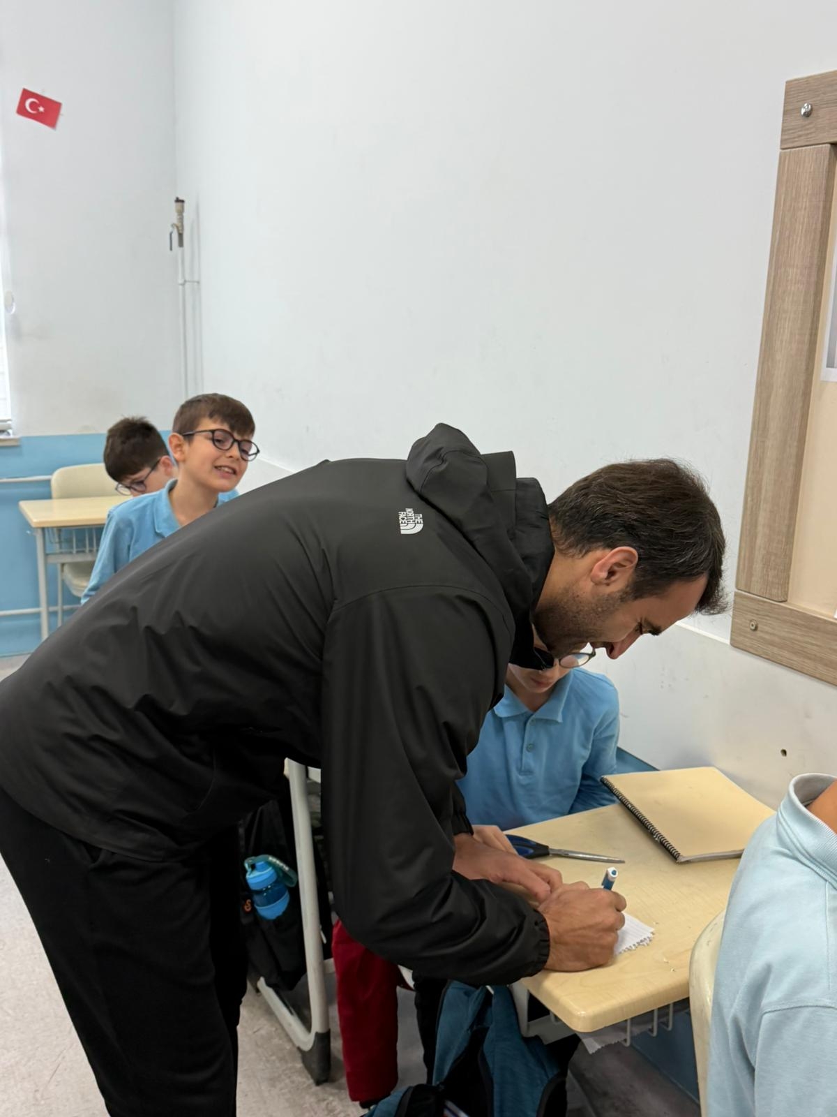 Sınıf başkanlığı vaadi gerçek oldu: Hakem Atilla Karaoğlan ziyaret etti