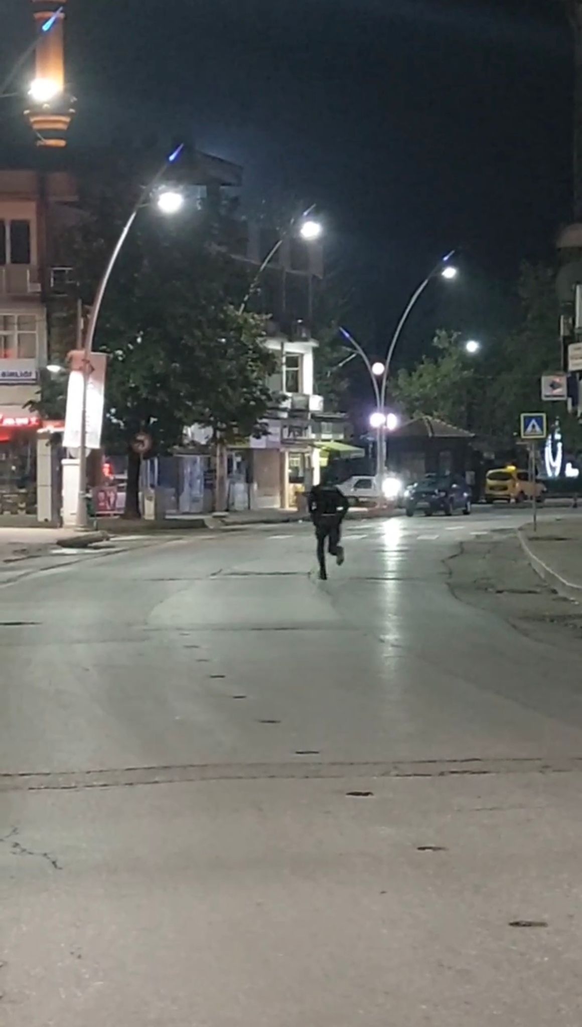 Siz Misiniz Huzuru Bozan? Polis Cezayı Kesti