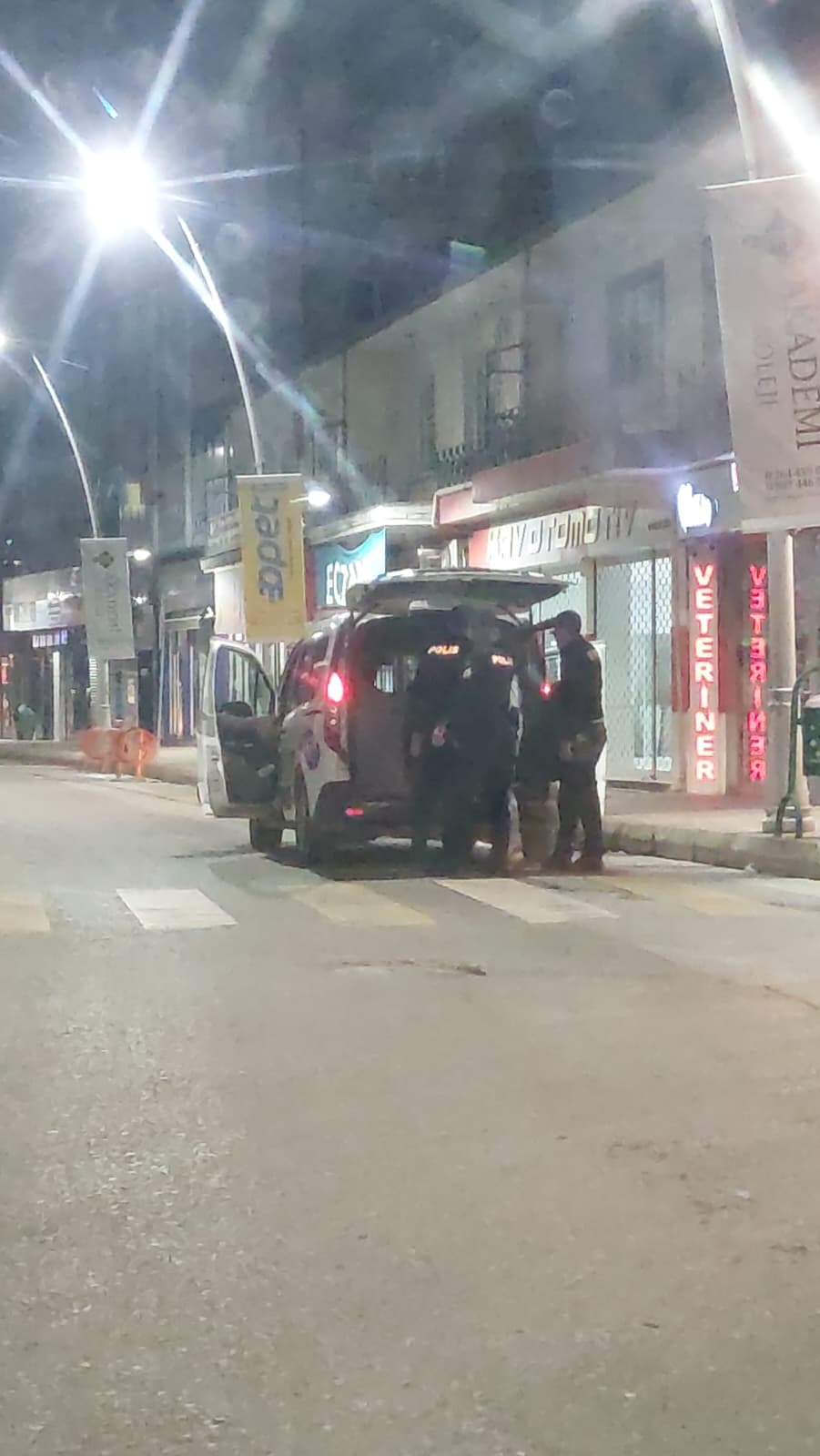 Siz Misiniz Huzuru Bozan? Polis Cezayı Kesti