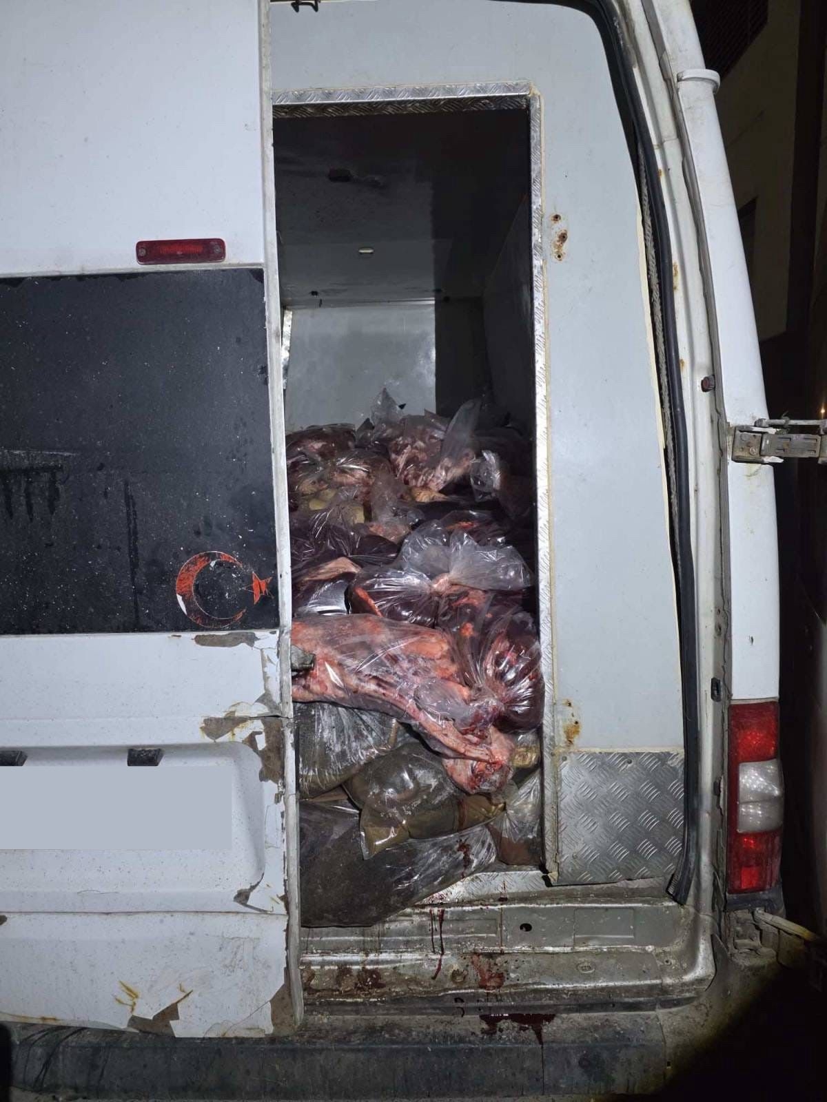 Skandal; 3 ton ete el kondu