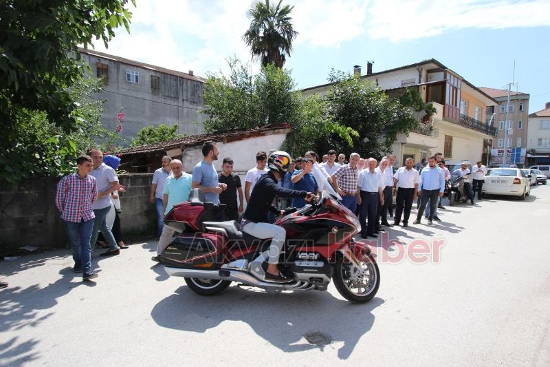 Sofuoğlu'ndan Ak Parti Akyazı İlçe Teşkilatına Teşekkür