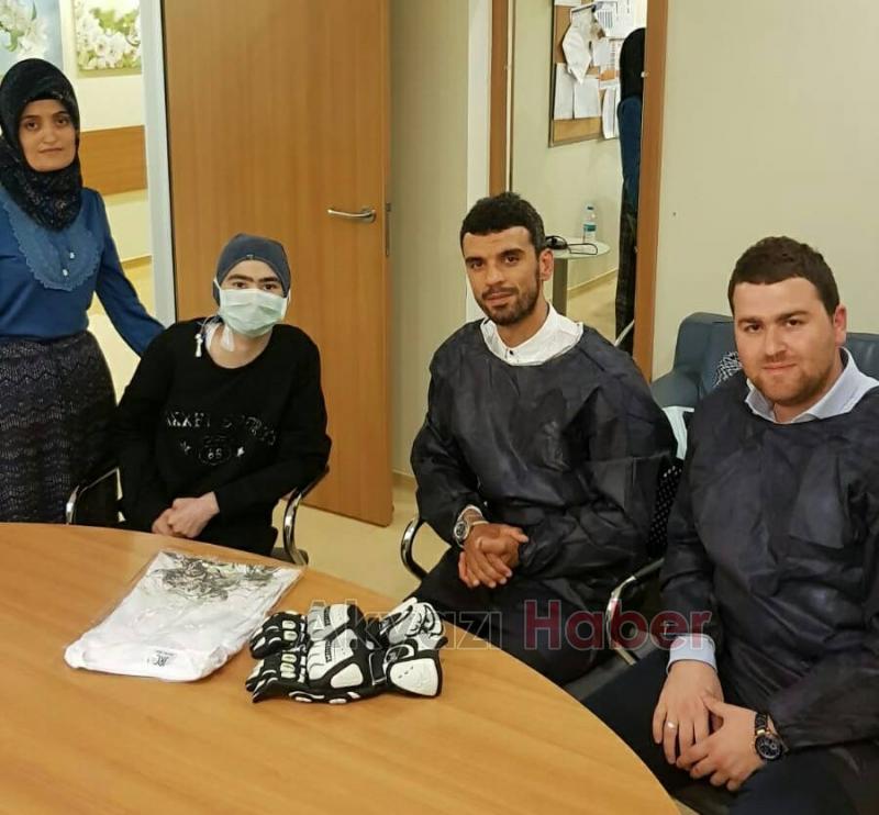 Sofuoğlundan ilik nakli olan Utkuya ziyaret