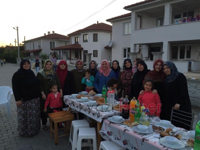 Sokak Sakinleri Bu Senede Birlikte İftar Yaptı