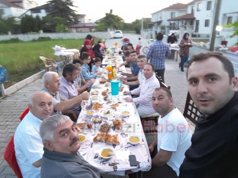 Sokak Sakinleri Bu Senede Birlikte İftar Yaptı