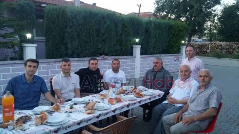 Sokak Sakinleri Bu Senede Birlikte İftar Yaptı