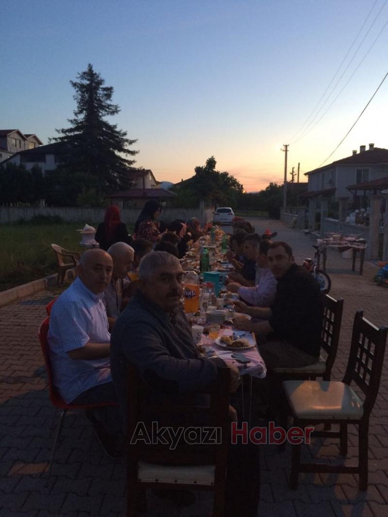 Sokak Sakinleri Bu Senede Birlikte İftar Yaptı