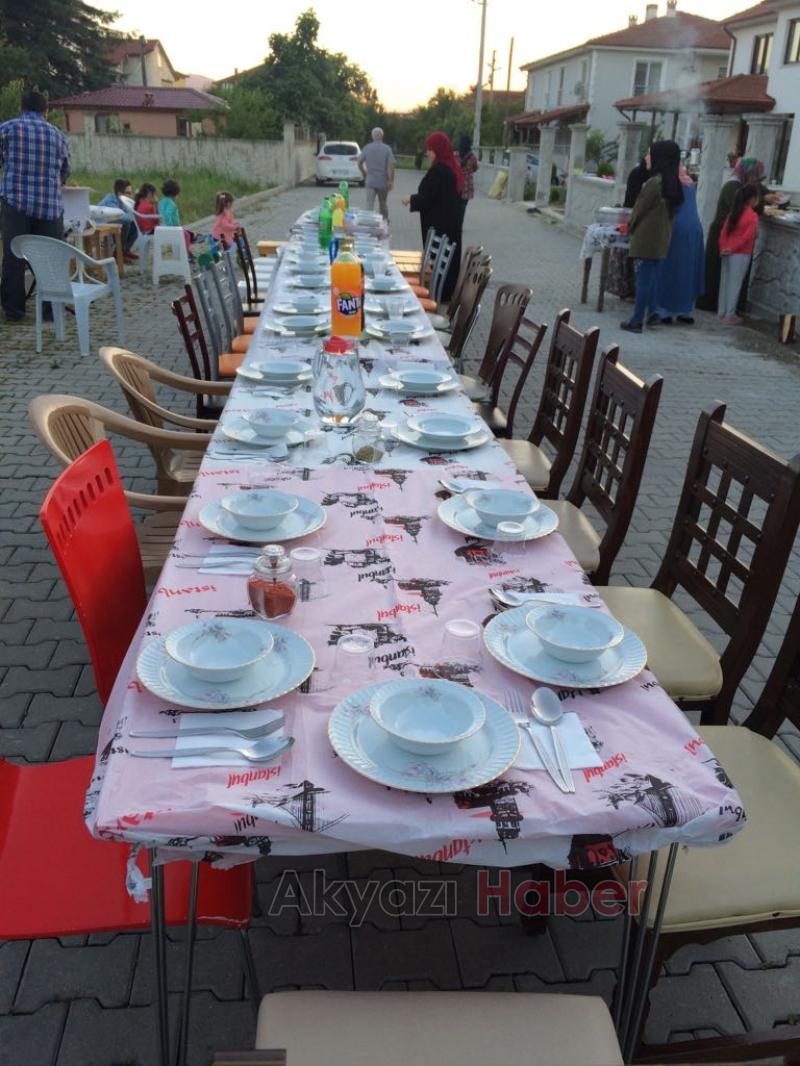 Sokak Sakinleri Bu Senede Birlikte İftar Yaptı