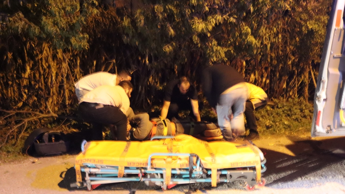 Sokakta feci kaza: 2 yaralı