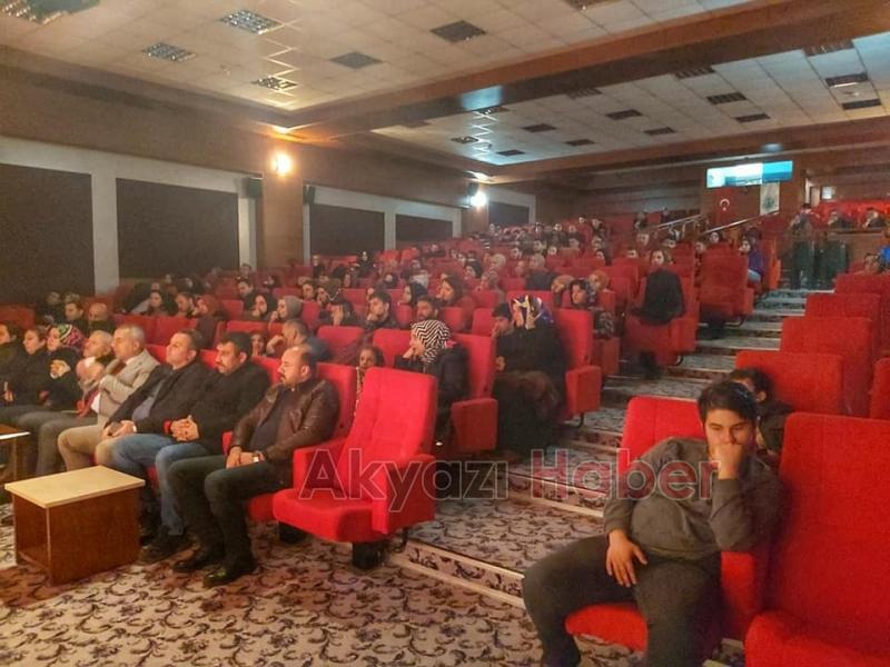 Sokaktan Sanata Tiyatro Ekibimiz Hendeklileri Mest Etti