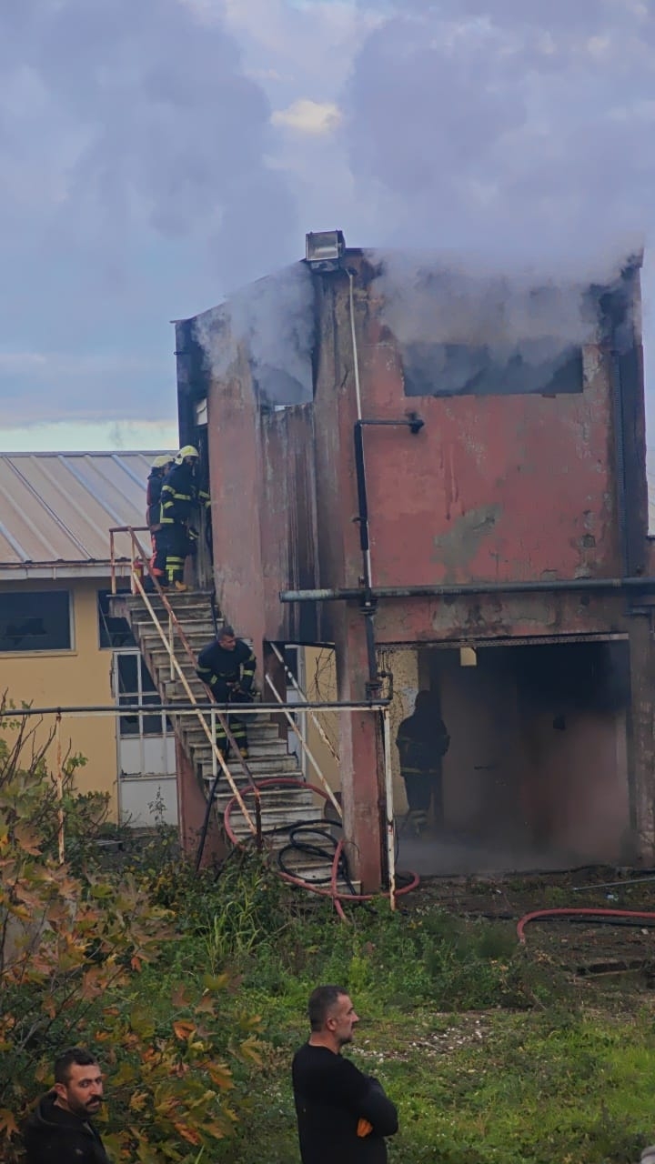 Sökümü yapılan süt fabrikasında yangın