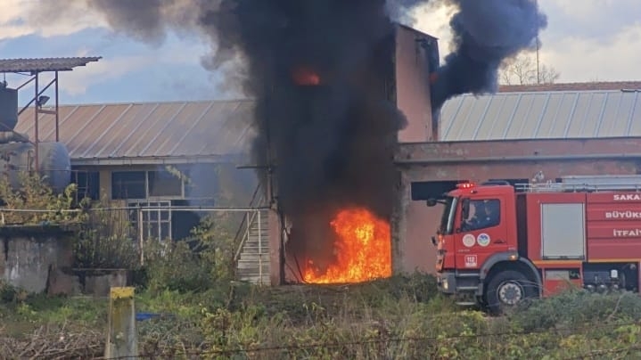 Sökümü yapılan süt fabrikasında yangın