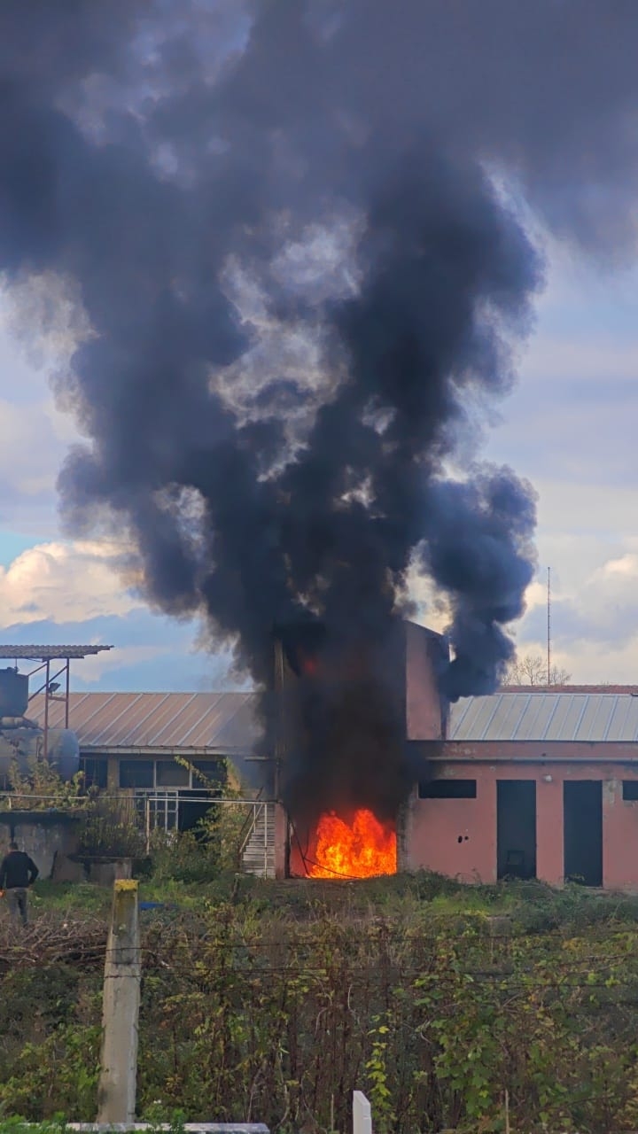 Sökümü yapılan süt fabrikasında yangın
