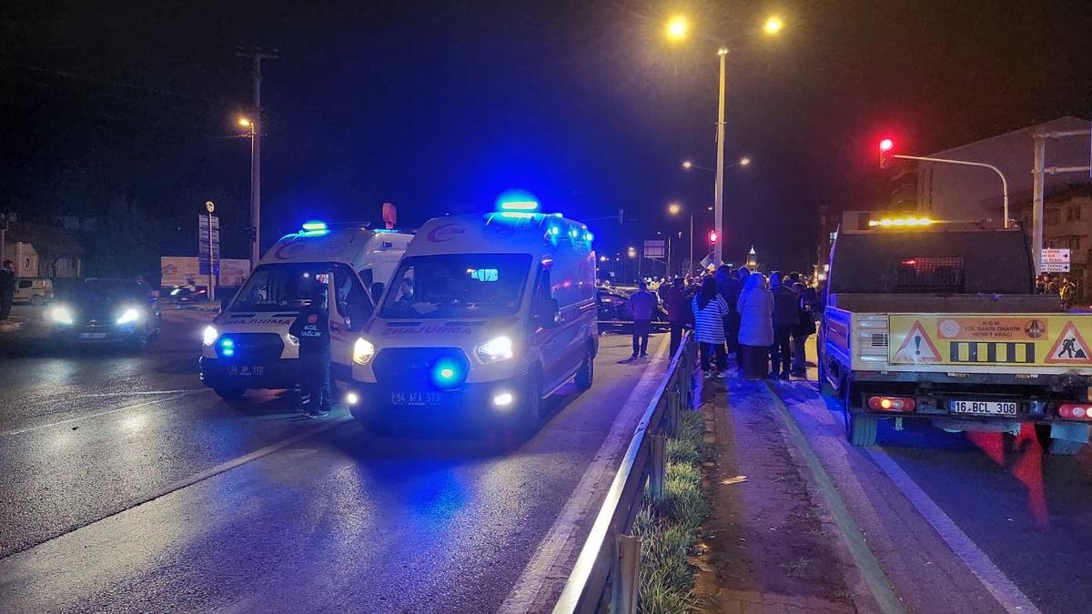 D-100'de Feci Çarpışma: 1  ölü , 2'si Ağır 3 Yaralı