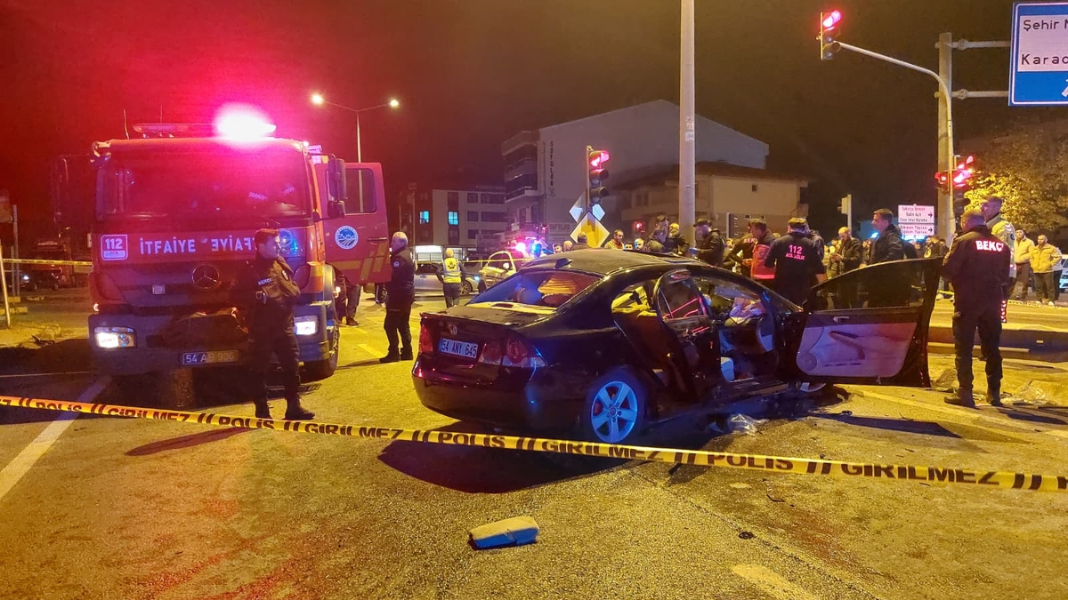 D-100'de Feci Çarpışma: 1  ölü , 2'si Ağır 3 Yaralı