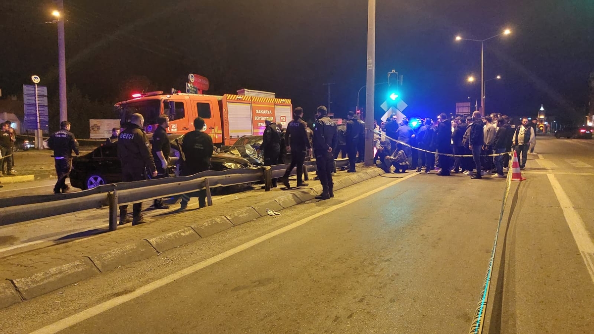 D-100'de Feci Çarpışma: 1  ölü , 2'si Ağır 3 Yaralı