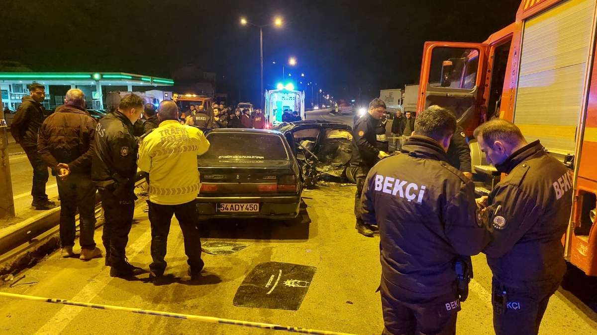 D-100'de Feci Çarpışma: 1  ölü , 2'si Ağır 3 Yaralı