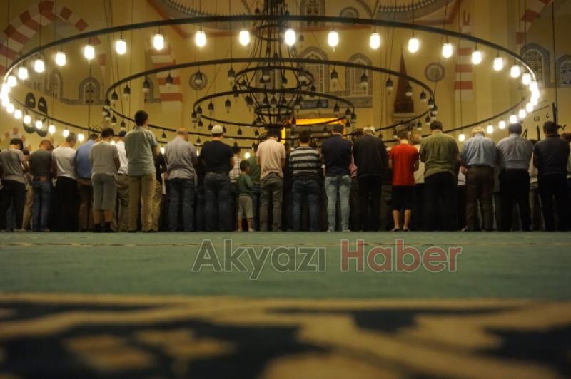 Son teravih namazı kılındı