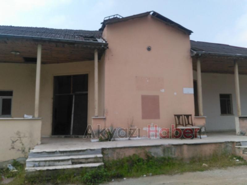 Sosyal İşler Binası Bakımsızlıktan Tehlike Saçlıyor