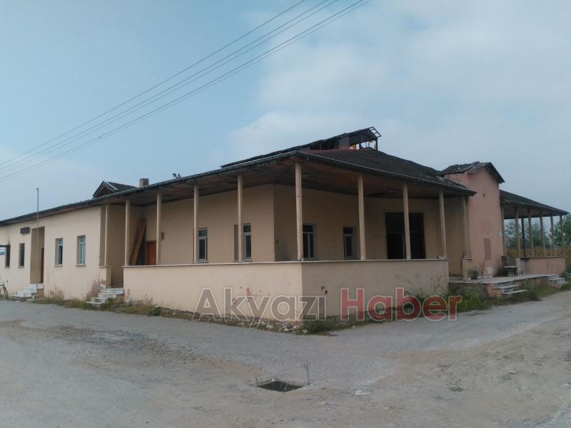 Sosyal İşler Binası Bakımsızlıktan Tehlike Saçlıyor