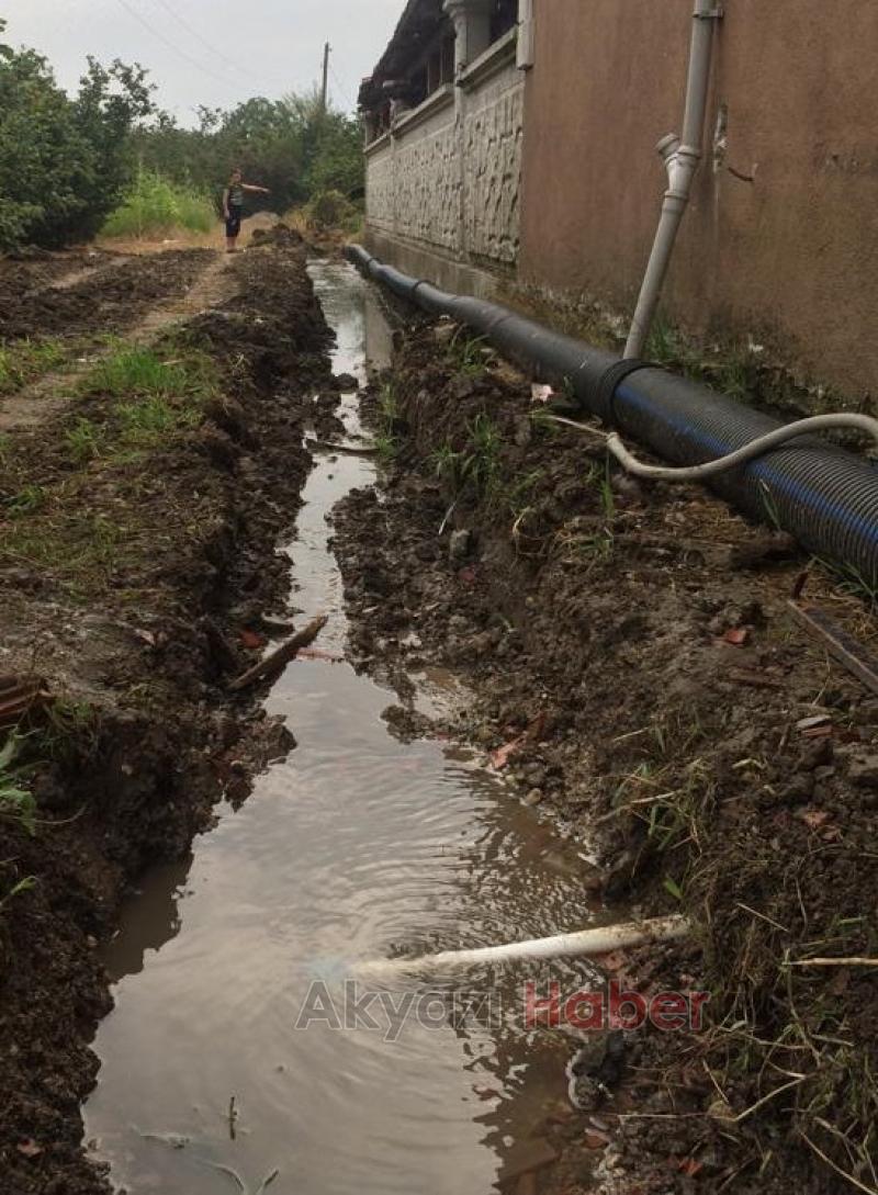 Sosyal medyada patlayan boru isyanı  Ev sahibi paylaştı  SASKi üç gün sonra müdahale etti