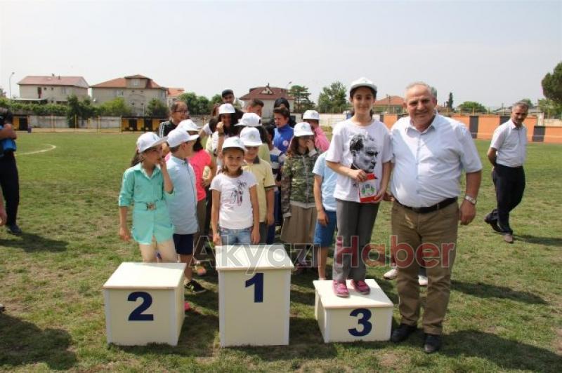 Spor Şenlikleri Ödül Töreni Yapıldı