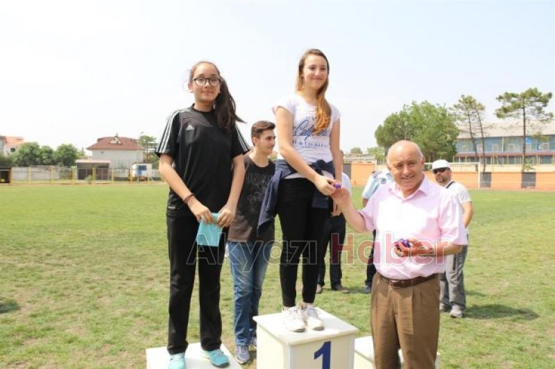 Spor Şenlikleri Ödül Töreni Yapıldı