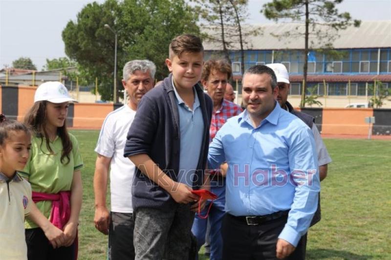 Spor Şenlikleri Ödül Töreni Yapıldı