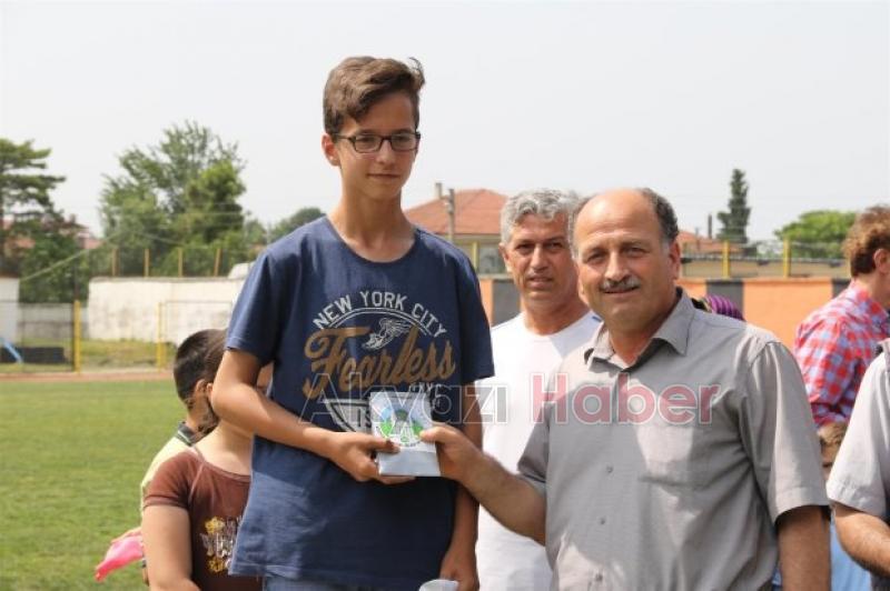 Spor Şenlikleri Ödül Töreni Yapıldı