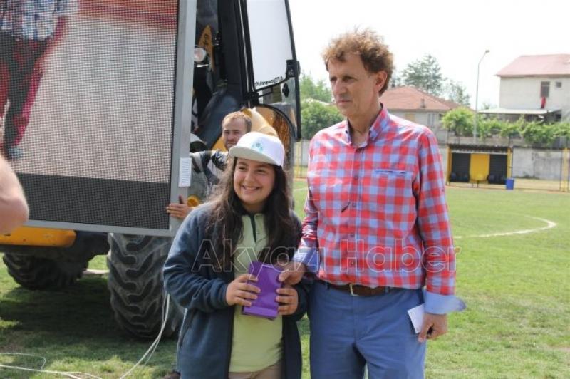 Spor Şenlikleri Ödül Töreni Yapıldı