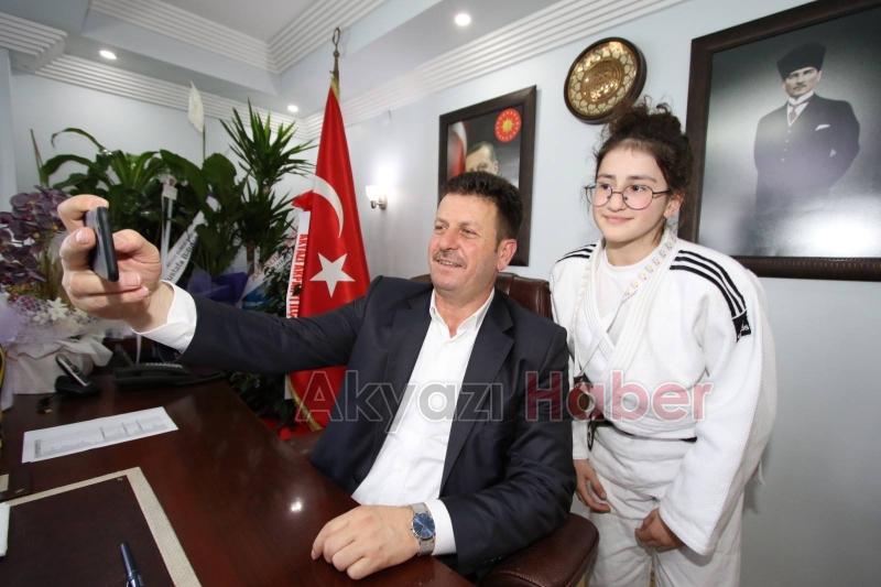 Sporcu ve antrenörlerden Soykana ziyaret