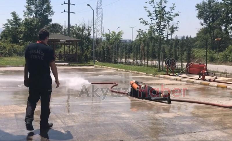 Stajyer öğrencilere zorlu itfaiye eğitimi