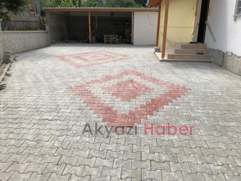 Standart kilitli parke taşı yenilendi 